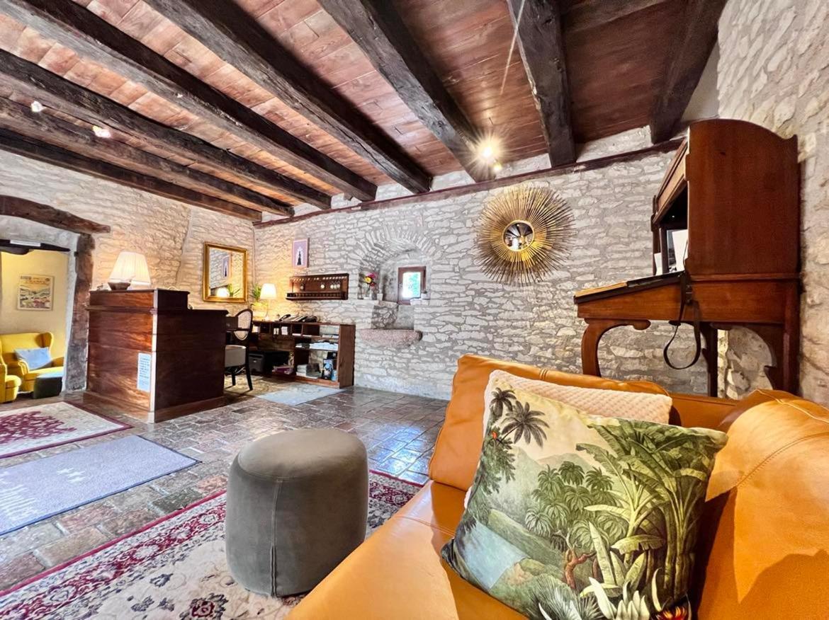 Hotel Les Vieilles Tours Rocamadour Bagian luar foto